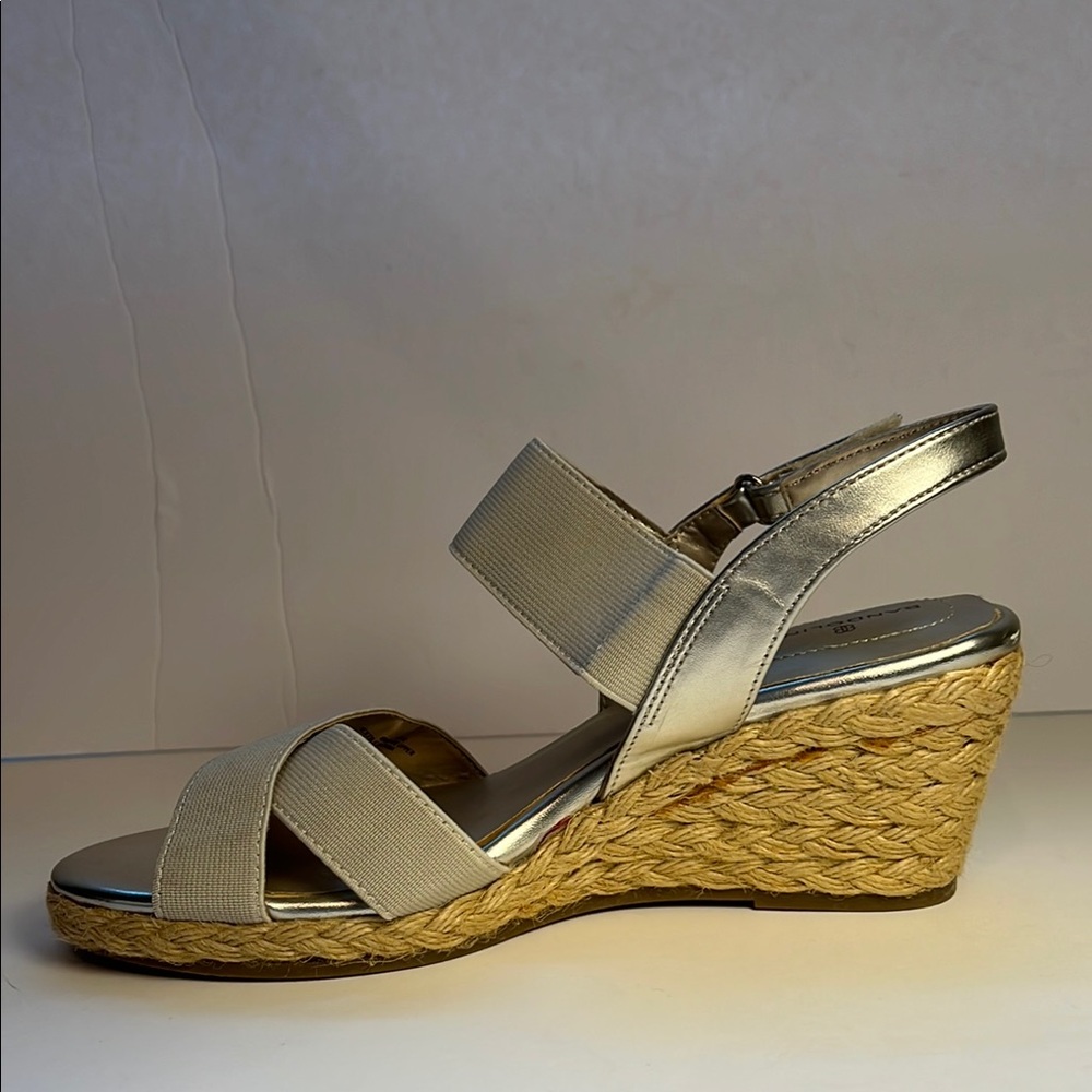 Bandolino Hearsay 2 Womens Slingback Wedge Heel Sandal Size 8.5M w/Beige Fabric - Picture 5 of 11